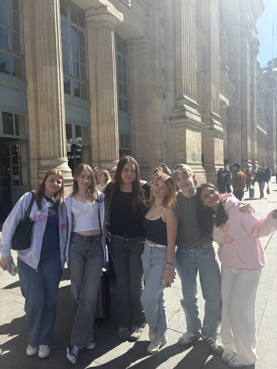 mxperaltiagoaep's tweet image. rookiechella incominggg🏃‍♀️🏃‍♀️🇫🇷 #paris #opc