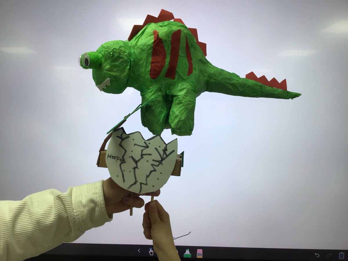 Rotherhamcreat2's tweet image. A lovely afternoon with Yr 1 children and families @whistonwg We have been exploring Dinosaurs. We have developed our creative art skills and basic engineering skills by creating a 3D moving dinosaur. Fantastic team work and learning together.  #fabulousfamilies #learningtogether