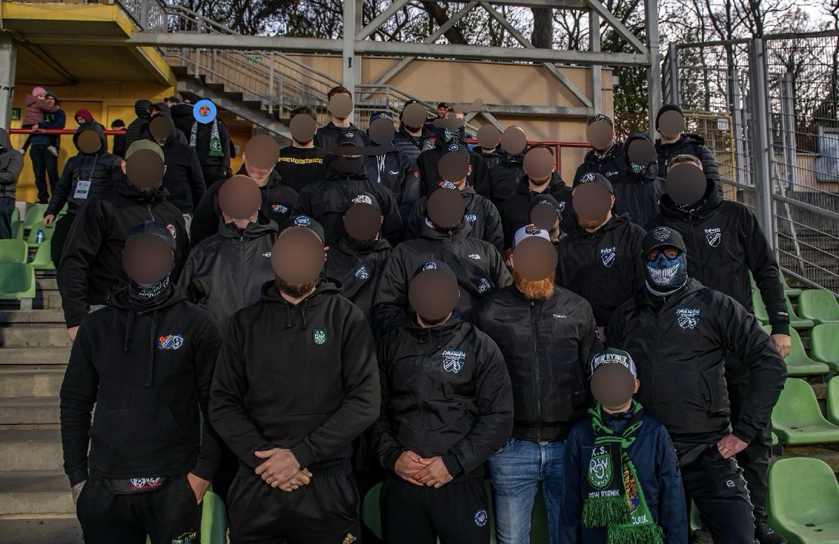 havirovfcb's tweet photo. ROW Rybnik - Szombierki Bytom (29.04.2026)
Včera jsme podpořili ROW na jeho zápase s Szombierkami Bytom v počtu 27 FCB (v tom 7 Havířov). Rybničtí fotbalisté uštědřili svému soupeři debakl 6:0 a dále vévodí tabulce. Děkujeme za pohoštění!
➡️ https://t.co/wxuySyxd44 https://t.co/JiqMLh0sdm