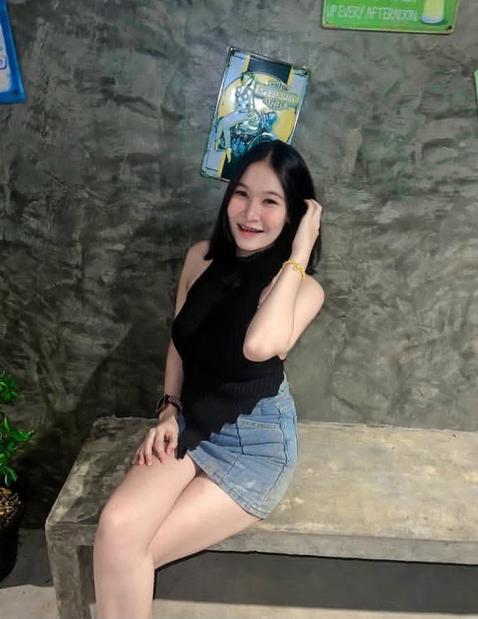 รับงาน tweet media
