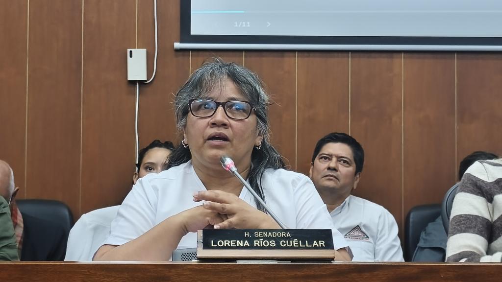 Omar_Comunes's tweet photo. 🚨 Salvar vidas también implica arriesgar la propia
— Aura Patricia Rodríguez Garavito de #ANTHOC nos recuerda que los
Radiólogos y médicos se exponen a radiación, cargas extremas y presión constante para cuidar a otros.
La pensión de alto riesgo es justicia para quienes sostienen la vida.
#Cancerologia #SaludParaTodos #Colombia