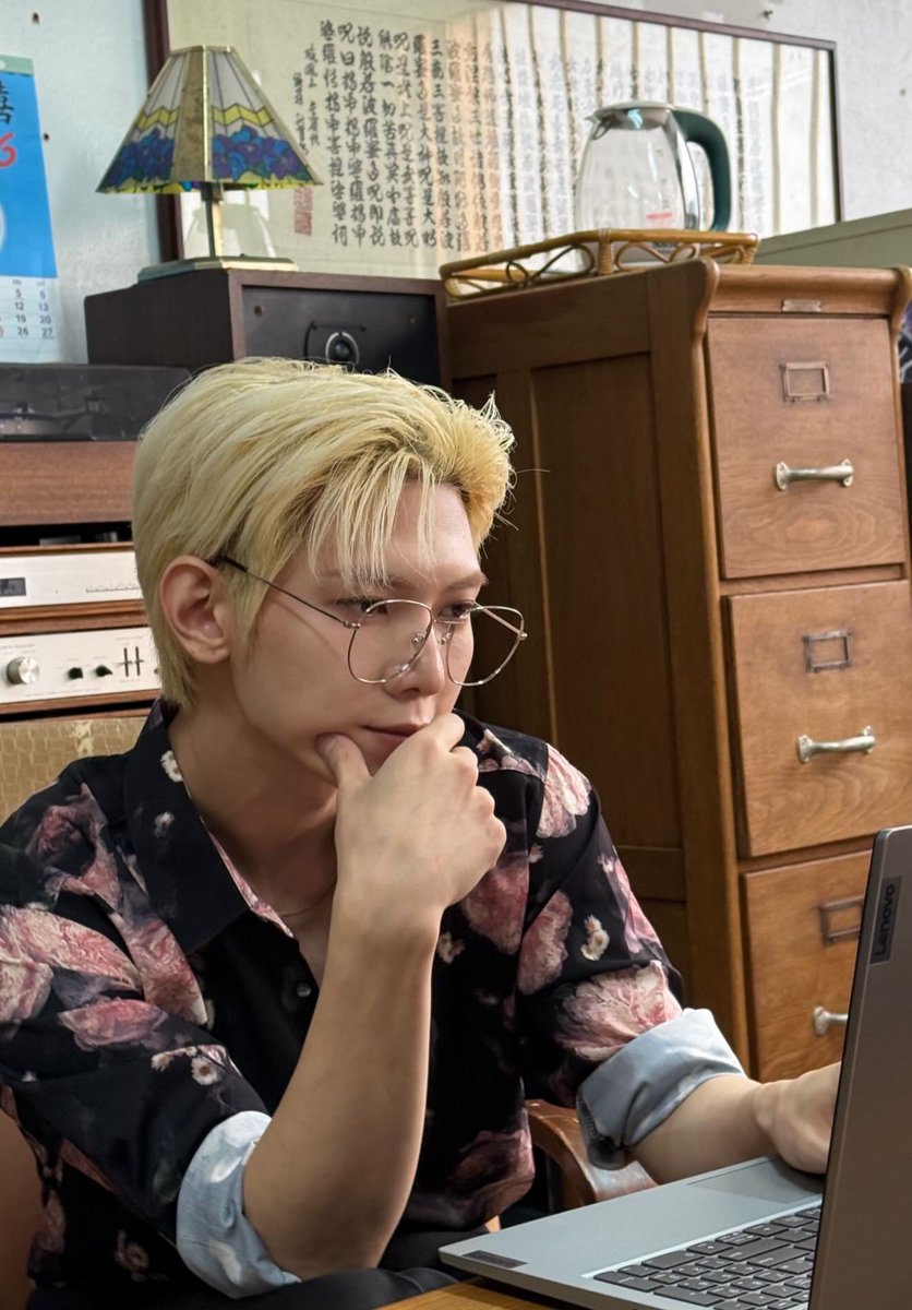 𝚟𝚒𝚗🏴‍☠️slow tweet media