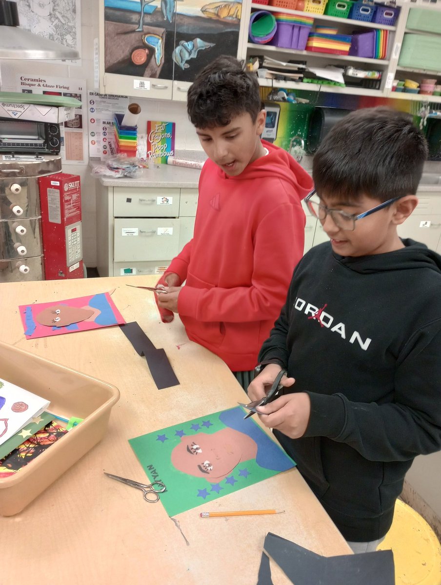 VisualDeyana's tweet photo. 6th graders are using only Construction Paper to create their own Self Portraits in Art @D13Warriors #ilbsd13 https://t.co/6tCqrsj8lI