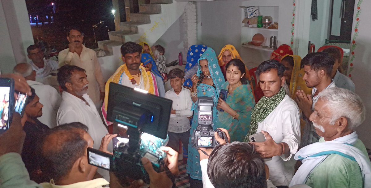 AshaMeenaSwm's tweet photo. सवाईमाधोपुर विधानसभा #परिवार के ग्राम धनोली तेजराम गुर्जर जी के वैवाहिक कार्यक्रम में सम्मिलित हुई । इस मंगल अवसर पर परिवारजनों को हार्दिक बधाई एवं शुभकामनाएँ प्रेषित की। 👏
#सवाईमाधोपुर   #विधानसभा https://t.co/nopd4TXBgA