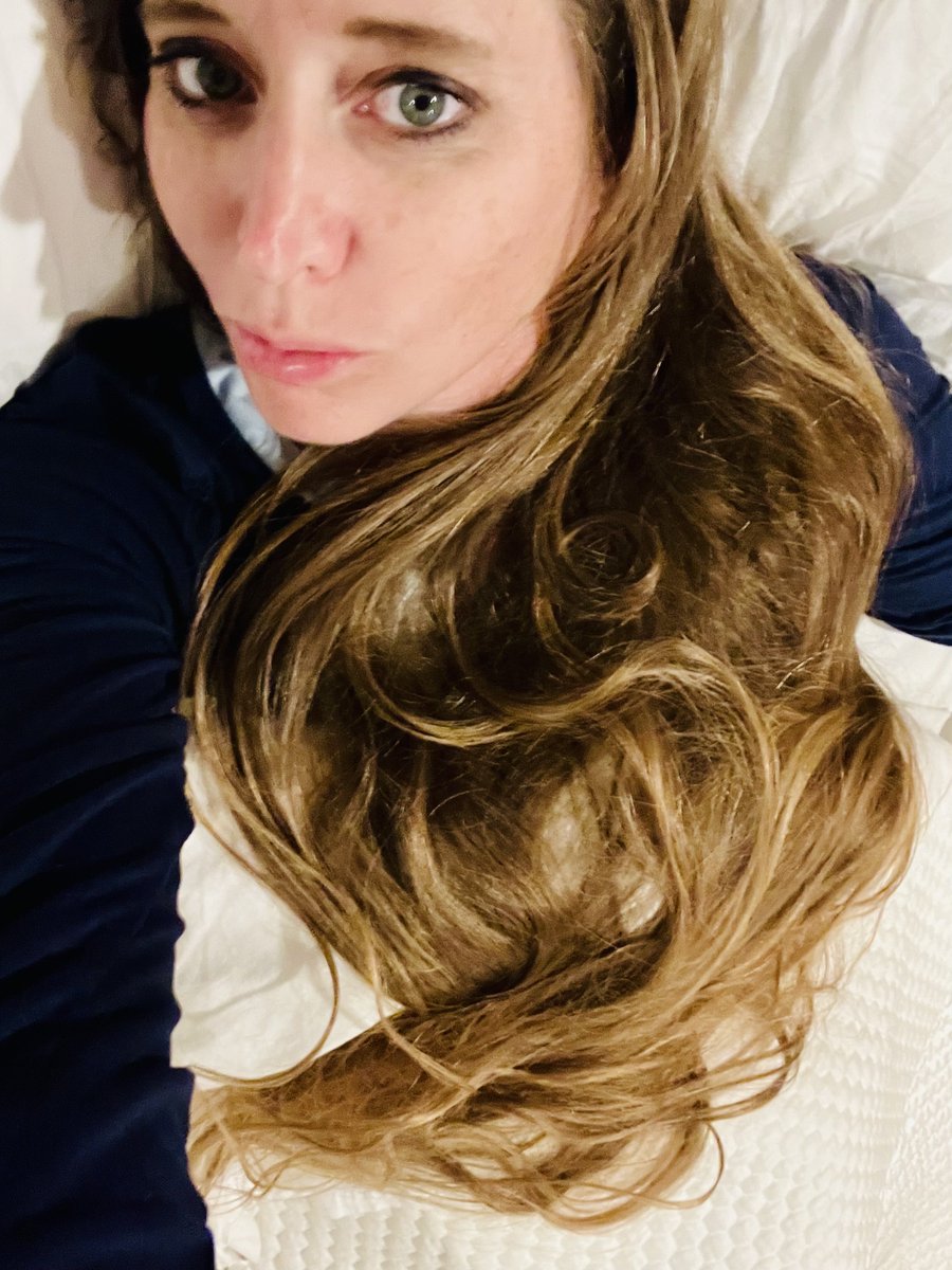 NariaSwAy's tweet image. Good morning y’all ☀️

I’m excited to play more #DiabloIV with you this morning 🥰 

I may have slept in 😴 😂 

Today’s stream will start closer to 830/9 AM PST. See you soon 😘