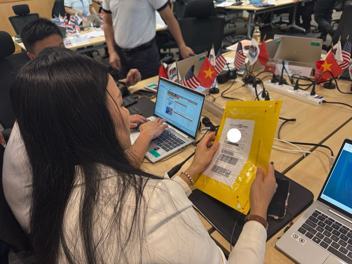 AlexPiecyk's tweet photo. Bringing practical, hands-on, targeting to the ILEA in #Bangkok🇹🇭 @INCB_GRIDS trained 35 participants from 🇮🇩🇲🇾🇵🇭🇹🇭🇹🇱🇻🇳 for a #Precursor Chemical Diversion Investigations course. Officers used INCB #intel tools to identify suspicious companies &amp; potential diversion in real time🎯 https://t.co/UhDtgT4etN