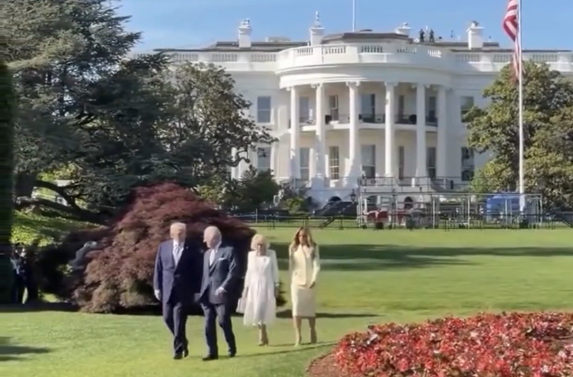 BuyRealEstateFL's tweet photo. Life is just a walk in the park for the kings and their former mistresses.  #KingCharles #ReleaseTheEpsteinFiles https://t.co/It9RvLBPf1