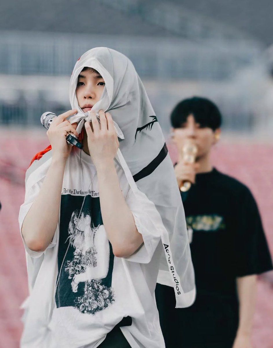 yoongi posted this pic of him and jungkook on his insta photo dump 🥺 !!!