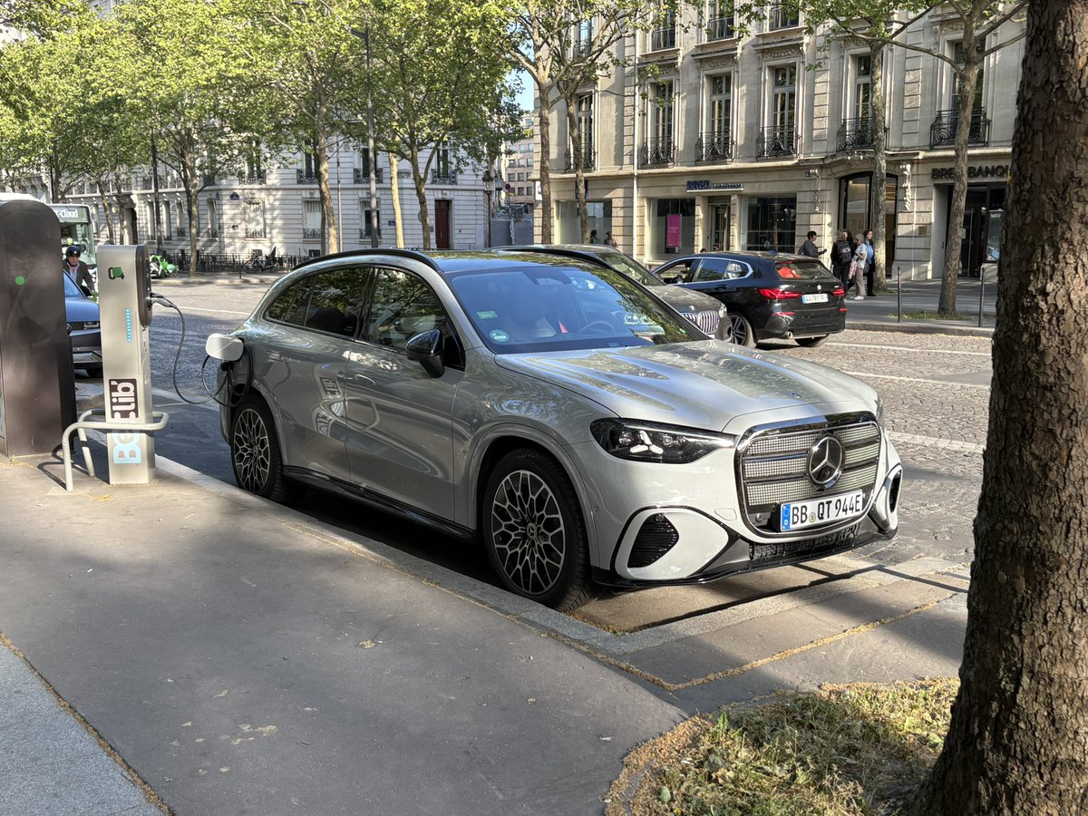 Pi3rre_Loret's tweet photo. Last week I bumped into some interesting vehicle… cant wait to test drive it ! https://t.co/88gFTDTsaD