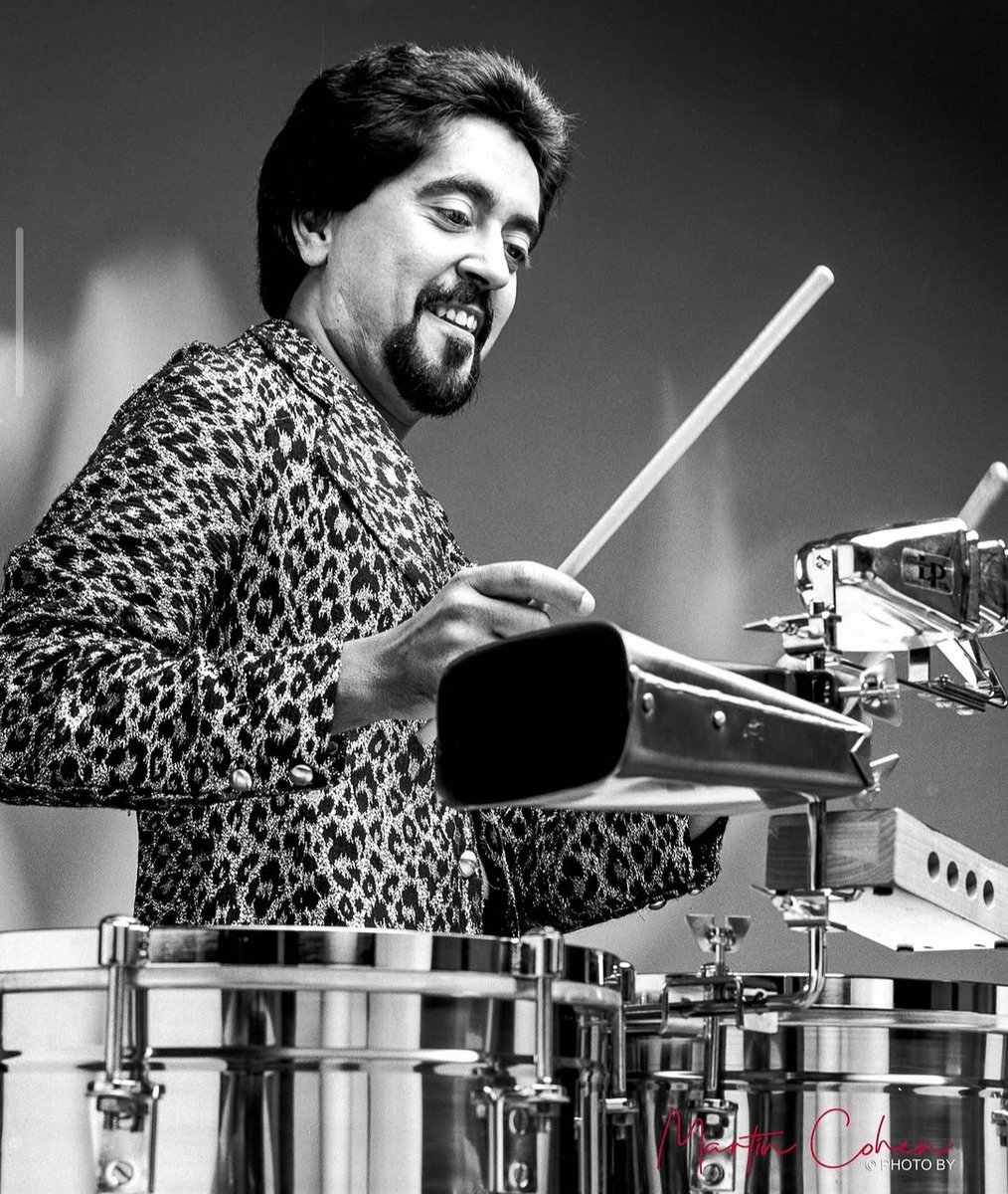 AngelinaMedinaQ's tweet photo. Nicky Marrero, percusionista fundamental para la salsa y su evolución. Visionario, siempre a la vanguardia, aportando de manera decisiva en la forma de ejecutar el timbal, siendo un referente indiscutible para el movimiento salsero... 

#NickyMarrero #Timbal #ProhibidoOlvidar https://t.co/XH2tQs9KJp