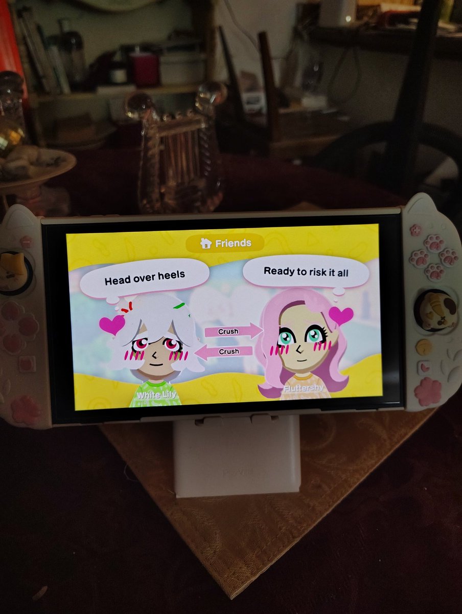 charlottectemp's tweet photo. LILY'S IN LOVE WITH FLUTTERSHY! #FlutterLily #TomodachiLife https://t.co/UJYTrXR5NS