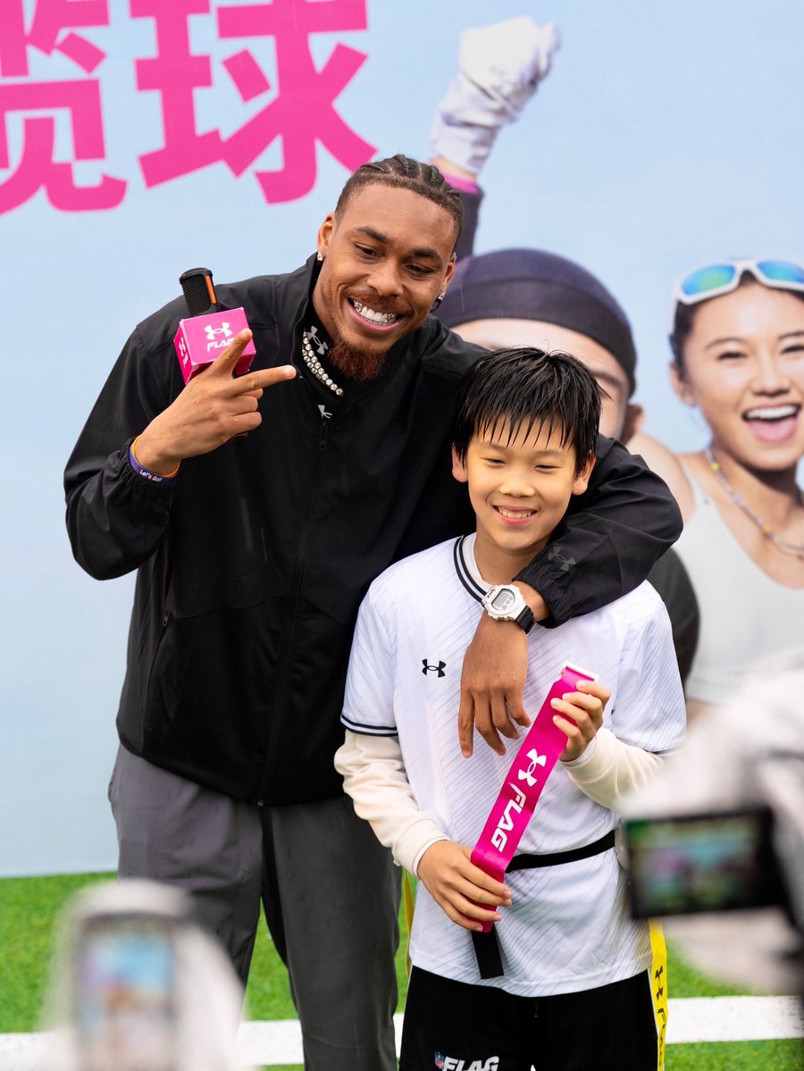 vikingzfanpage's tweet image. Minnesota #Vikings star Justin Jefferson has been spending time around the world expanding the game of football, with his first stop being in Shanghai, China. JJettas is easily becoming the most likable NFL player around the world. 

📸: @UAFootball