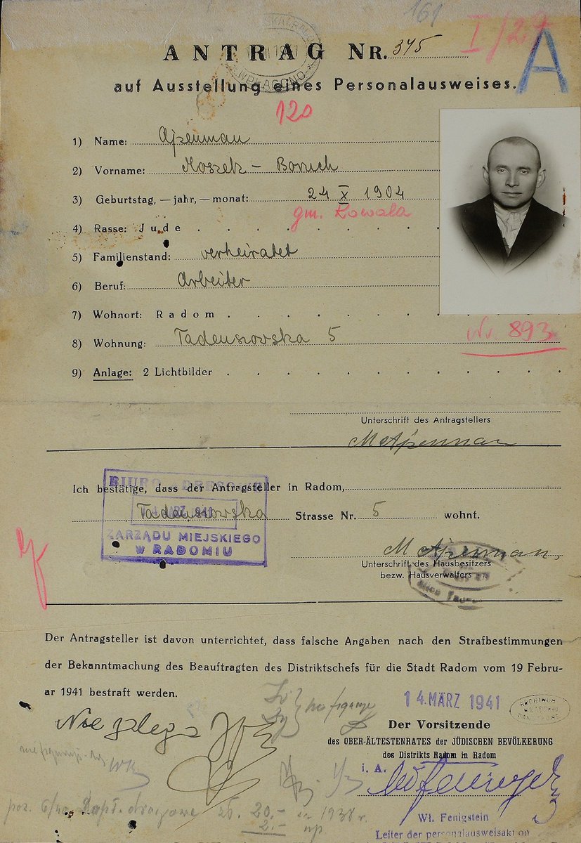 TomFromKatowice's tweet image. My name is Moszek Boruch Ajzenman✡️🇵🇱, a worker from Radom.
I was sent by #Germans to their #Death camp  #Auschwitz on April 3️⃣0️⃣, 1942 and was murdered after 6️⃣9️⃣ days on July 8 at the age of 3️⃣7️⃣ only because I was a Polish #Jew.
Please, #NeverForget me!
#Genocide 
#Holocaust