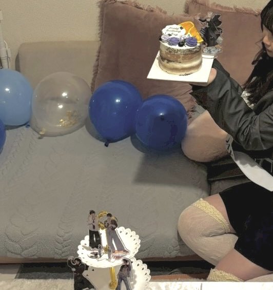 yu_Ray0416's tweet photo. RayさんHAPPY BIRTHDAY!

19歳の貴方がどんな道を歩み、その姿を魅せてくれるのか。もう楽しみで、それが私の生きがいです

毎日を彩ってくれる大切な貴方の大切な1日を
ささやかですが、友人と共にお祝いさせてもらいました

＼＼はいこれ優勝！！／／

 #HappyRayDay https://t.co/KI581qz4FD