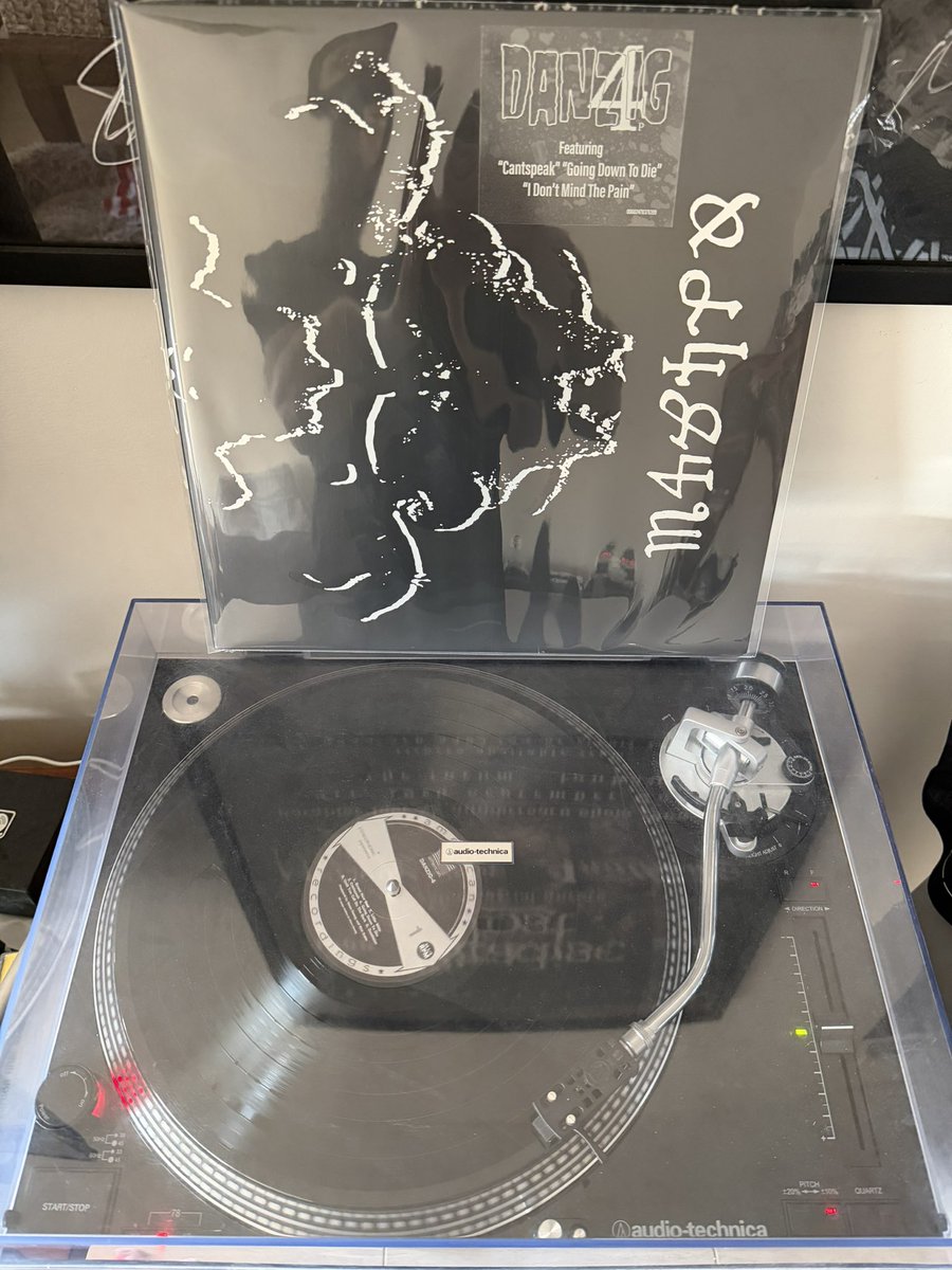 Sea_Wave's tweet photo. Danzig - Danzig 4
#danzig #nowplaying #rockAlbum #hardRock https://t.co/xuLEbQRBAq