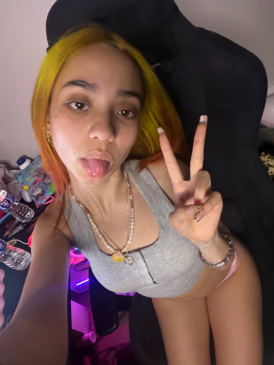 Angiee tweet media