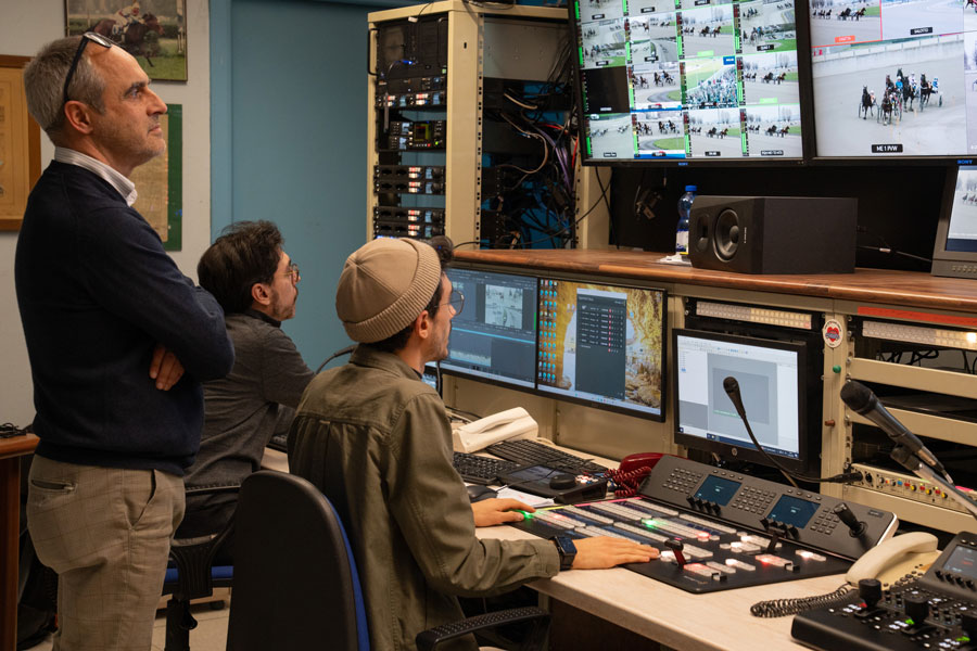 monitortv's tweet photo. Lo storico ippodromo torinese di Vinovo ha aggiornato la propria infrastruttura di produzione live al 4K, adottando un flusso di lavoro Blackmagic Design @BMD_NewsIT @Blackmagic_News  per soddisfare sia i requisiti di trasmissione che quelli normativi. https://t.co/ewenPbhUJ2 https://t.co/myz4pSrxLl