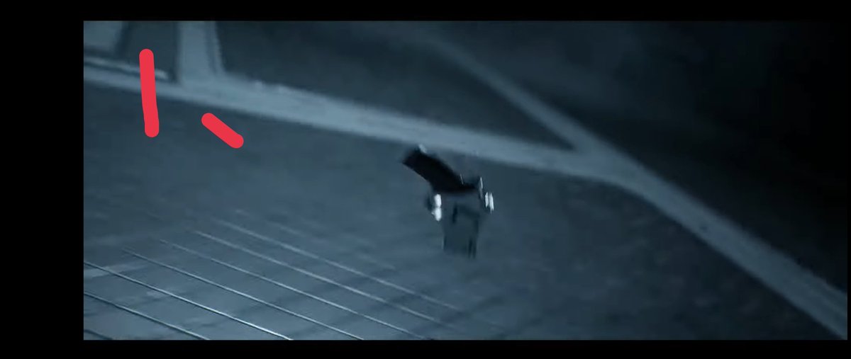 good342007741's tweet photo. @TheDarkPictures The Second Bug.

1. Mimic Pari Simms knock out Brianna Young’s Gun.(P1)

2. Samantha Cooper Pick up the Gun in her Right Hand.(P2)

3. Thereafter
Samantha Cooper in the unlock door remind Brianna Young.

She's Right Hand Missing the Gun Model(P3)←Second Bug. https://t.co/8LD65kSGFq