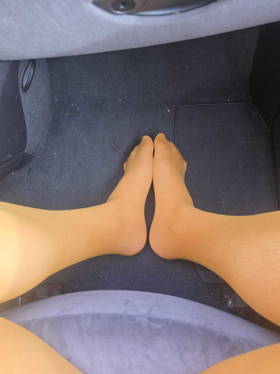 en_collant's tweet photo. #collant #nylon #ナイロン #タイツ #pantyhose #パンストフェチ https://t.co/Xdx2SXbL3k