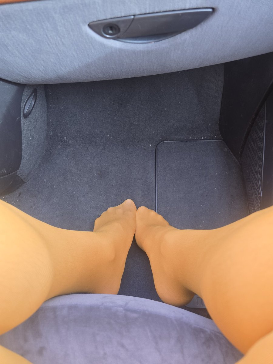 en_collant's tweet photo. #collant #nylon #ナイロン #タイツ #pantyhose #パンストフェチ https://t.co/Xdx2SXbL3k