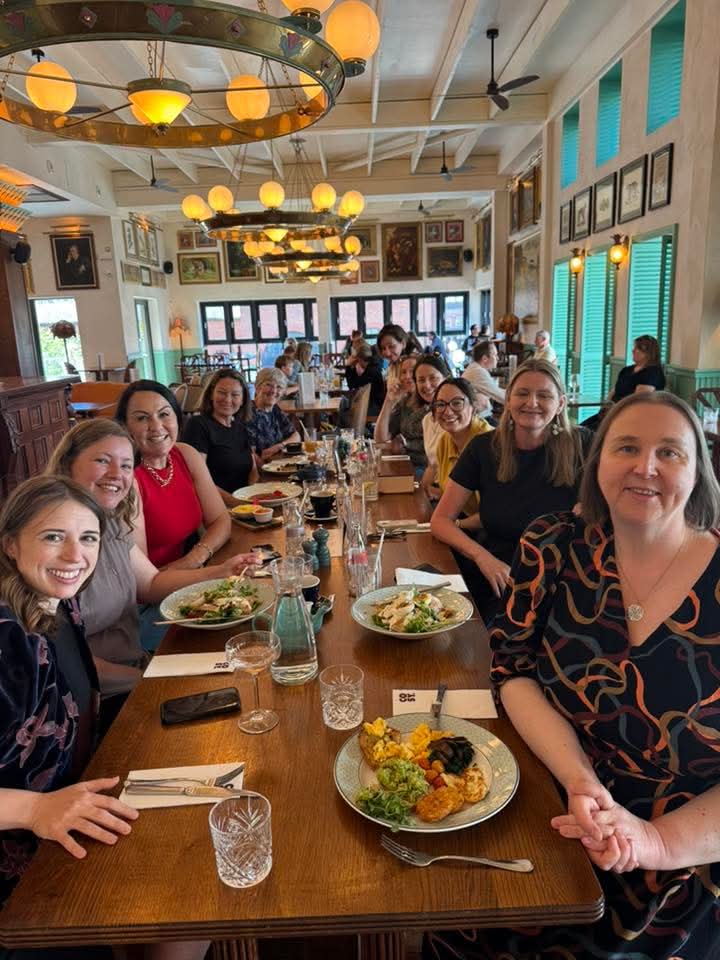 jhaworthauthor's tweet photo. A brilliant turnout today for our monthly RNA Essex Chapter lunch! ❤️ These writers are honestly incredible - supportive, uplifting, knowledgeable - I'm truly grateful to be part of such a wonderful bunch ❤️📚 #amwritingromance #authorlunch @RNAtweets https://t.co/dPWzKJKTBl