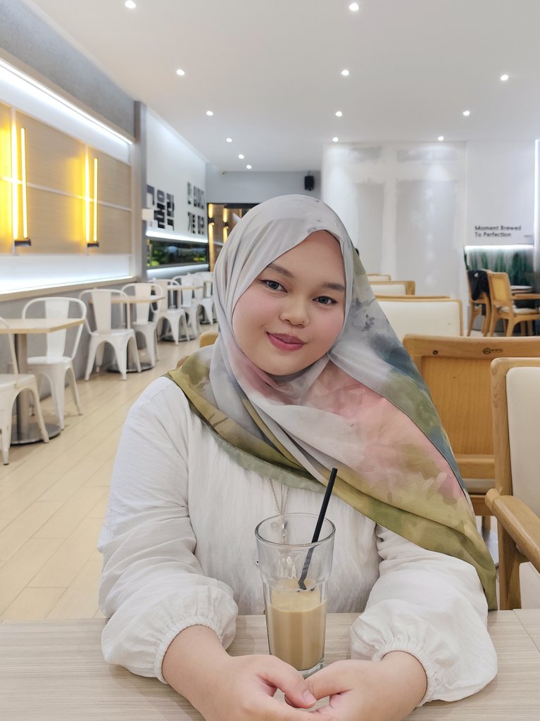 leehanlien's tweet photo. — barista cogil ketemu cewek cantik

#aylee three tweet au.

#ODSD #OnedoorSelcaDay #LEEHAN #이한 #BOYNEXTDOOR #보이넥스트도어  @BOYNEXTDOOR_twt @BOYNEXTDOOR_KOZ https://t.co/jJIFjaOTY0