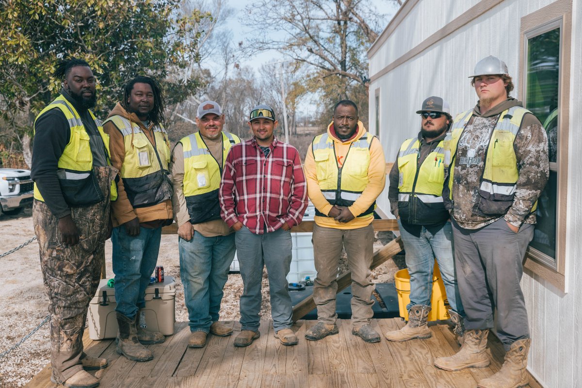SignalEnergyCo's tweet photo. This week, we’re celebrating National Apprenticeship Week and the incredible apprentices helping power our projects every day. 👏⚡ Their hard work, dedication, and commitment to learning help build the future of energy every day. #NationalApprenticeshipWeek #SignalEnergy https://t.co/f3vsdfBQfw
