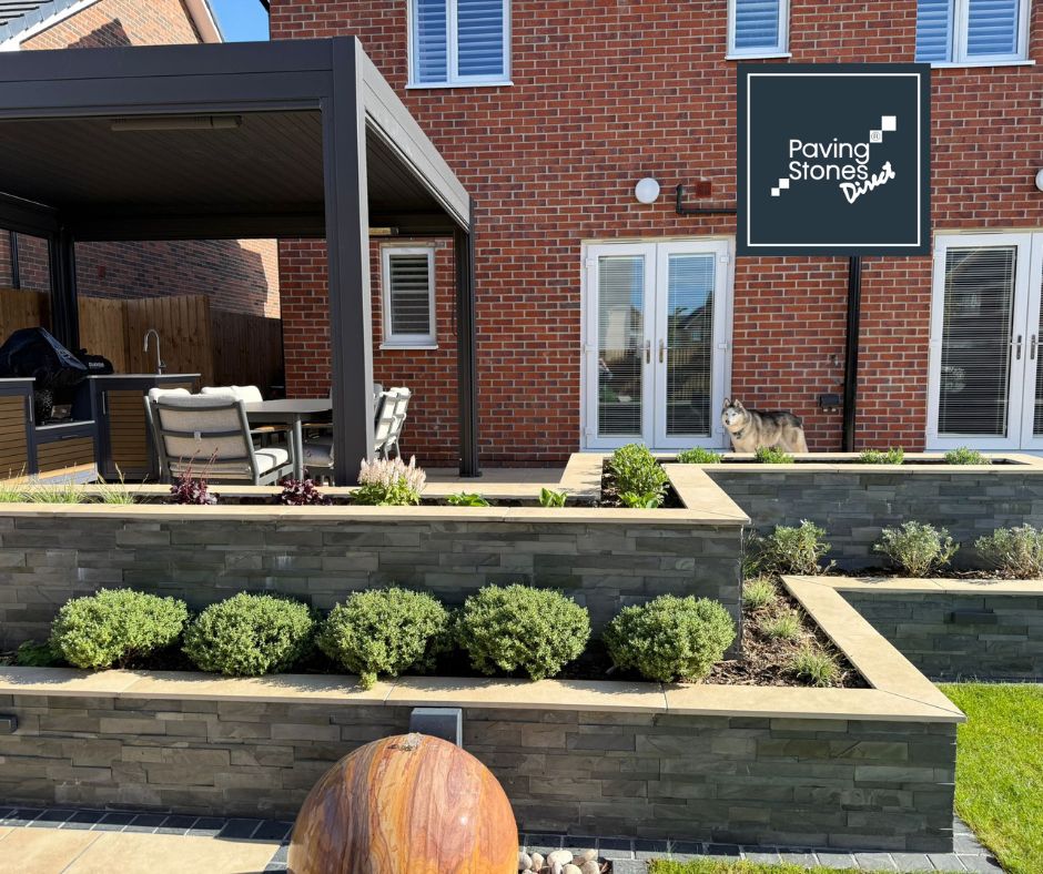 PSD_UK_LTD's tweet image. This gorgeous, two-tiered transformation from Salisbury Gardens &amp;amp; Driveways Ltd features our Ivory Cream porcelain with Blue Black Slate wall cladding 😍

☎️ 01909 768 760 

#paving #landscaping #porcelain #ivory #cream #mixed #sizes #blue #black #slate #cladding #uk #slabs