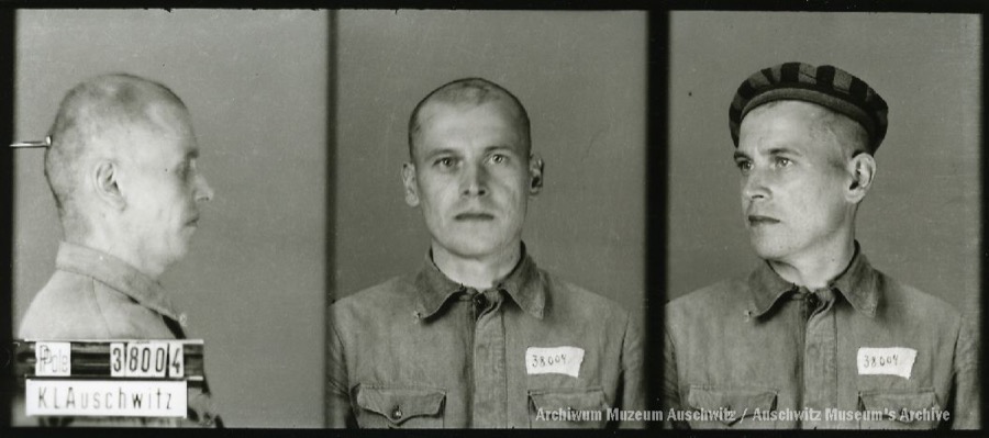 TomFromKatowice's tweet image. My name is Józef Kocurek🇵🇱,
a teacher from Częstochowa, born on April 3️⃣0️⃣, 1904.
I was murdered by #Germans in their #death camp #Auschwitz on Sept.6, 1942 at the age of 3️⃣8️⃣ only because I was a #Pole. 
I survived 3️⃣ months.
Please,#NeverForget me!
#NeverAgain #Genocide 
#WWII