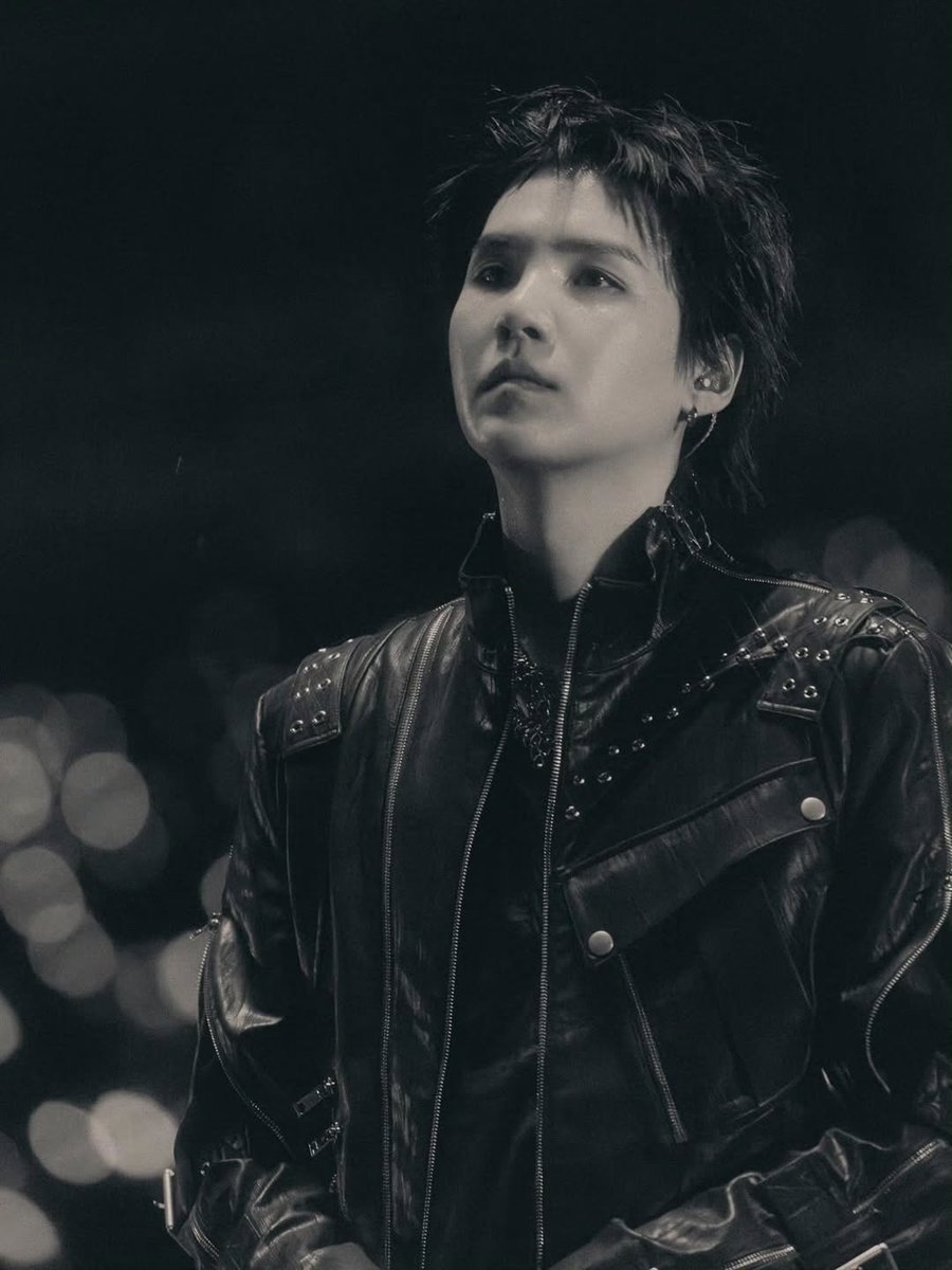 SUGAIndoFanbase's tweet image. 📸 SUGA | Instagram Post Update

📝 TAMPA

(1/2)

#SUGA #AgustD #방탄소년단슈가 #슈가 

~🪶