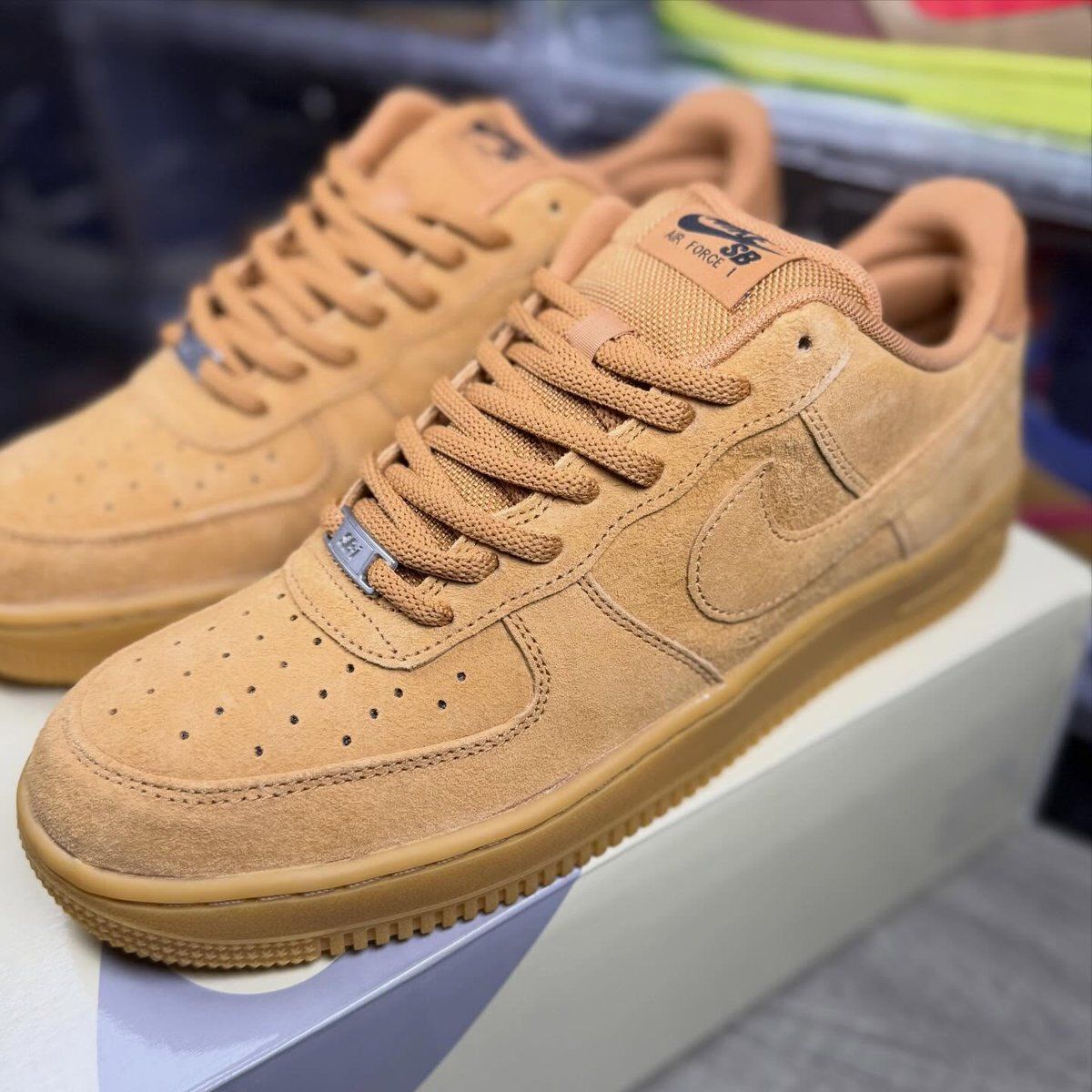 JustFreshKicks's tweet photo. DETAILED LOOK: Nike SB x Air Force 1 "Flax" 🌾

🗓️ June 5th
💰 $120 https://t.co/59HPBDB6XI