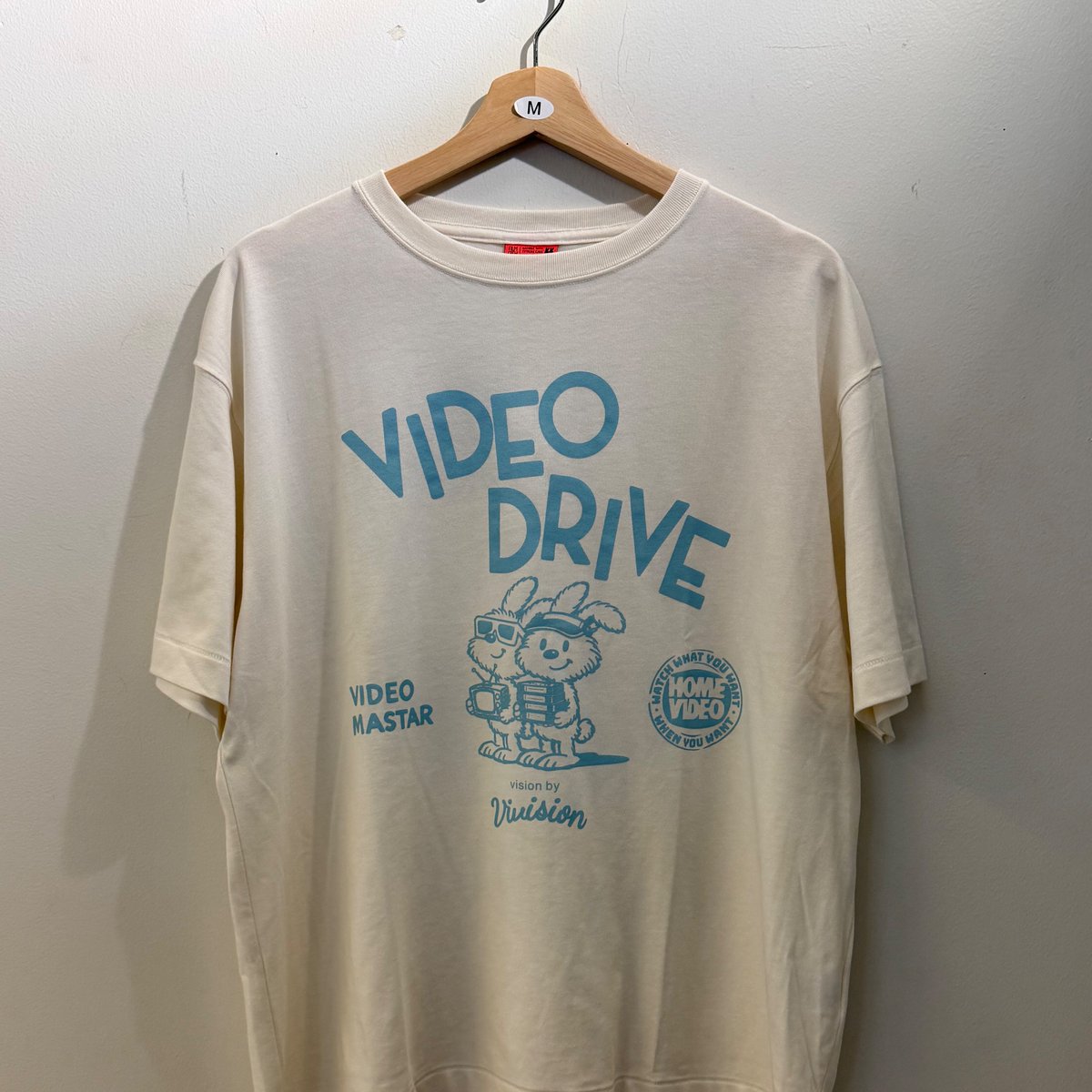 vivision/VIDEO DRIVE Tシャツ、ステッカー、VHSセット RT @vivision_tokyo: VIDEO DRIVE SET T-SHIRTS +RENTAL BAG + VHS +