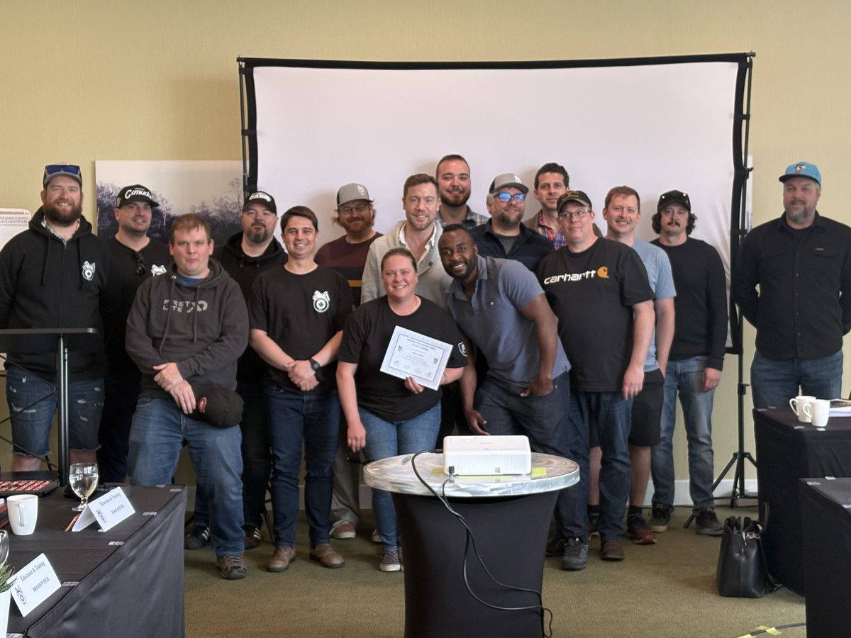 TeamstersRail's tweet photo. TCRC Education Program Advances Leadership Training in Vancouver.
https://t.co/e0qHweXW7g https://t.co/OboBTo6CV6