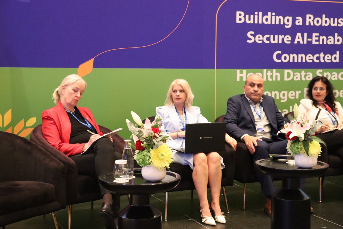 eHealthcy's tweet photo. Στην όγδοη ενότητα του EHDS-AI CONNECT 2026, στο επίκεντρο βρέθηκαν Eυρωπαϊκά έργα που υλοποιούν στην πράξη την πρωτογενή χρήση δεδομένων υγείας στο πλαίσιο του EHDS.
Η συζήτηση ανέδειξε την πρόοδο στην διασυνοριακή ανταλλαγή ιατρικών δεδομένων, τη διαλειτουργικότητα και την ενίσχυση της πρόσβασης των πολιτών στους ηλεκτρονικούς φακέλους υγείας, με έμφαση την παρουσίαση των αποτελεσμάτων τους και την πρακτική εφαρμογή συνεργασίας.
Συμμετείχαν οι Κατερίνα Χρονάκη, Zoltan Lantos, Henrique Martins, Αλεξία Πρέβεζα, Ευθύβουλος Κυριάκου και Anne Moen.
Τη συνεδρία συντόνισαν ο Alexander Berler και ο Henrique Martins.
In the eighth session of EHDS-AI CONNECT 2026, the spotlight was on European projects that are putting the primary use of health data into practice within the EHDS framework.
The discussion highlighted the progress made in the cross-border exchange of health data, interoperability, and the enhancement of citizens' access to their Electronic Health Records (EHR). Special emphasis was placed on presenting project results and the practical application of collaborative efforts.
The session featured contributions from Katerina Chronaki, Zoltan Lantos, Henrique Martins, Alexia Preveza, Efthyvoulos Kyriacou, and Anne Moen.
The session was moderated by Alexander Berler and Henrique Martins.
#cy2026eu #DigitalHealth #EHDS #EUHealthUnion #HealthData #AI #Conference
@_MariosNeofytou
@idikagr