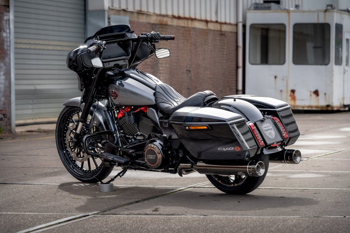 ThunderbikeHD's tweet photo. New @harleydavidson CVO Street Glide project : https://t.co/RdMAQuMur0 #harleydavidson #motorcycles https://t.co/3ycuReX09R