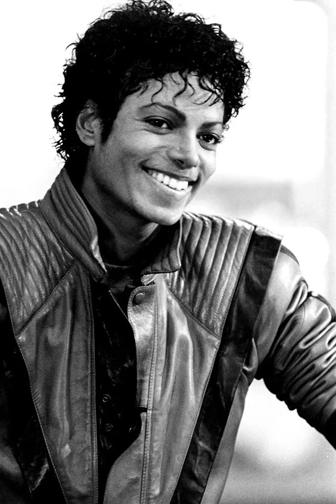 Justin Bieber and Michael Jackson are currently the only artists to have multiple songs in the Top 10 of the Spotify Global chart.

#1. Beauty And A Beat
#4. Billie Jean
#6. Daisies
#9. Beat It