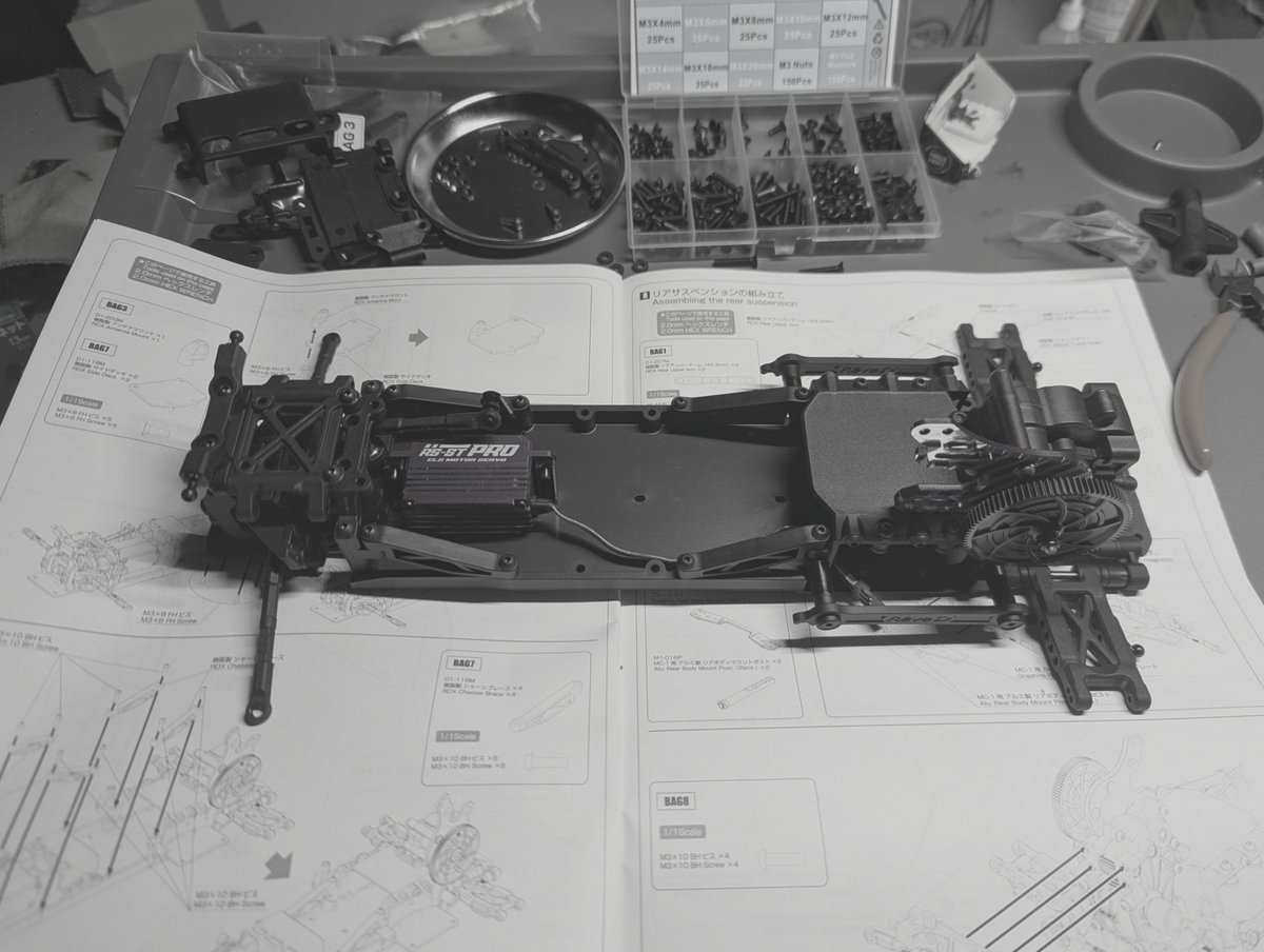 TT02D1GP's tweet photo. RDX作成2日目
サーボ設置からのギアボックス作成とバッテリーホルダー作成🤖
何気に時間かかってしまった🥱💤

#ラジコン #ドリラジ #ラジドリ #RDX #rdx #ReveD #reved #レーブD #レーブd https://t.co/jFsEAdZcMn