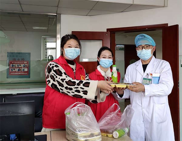 judyposz's tweet image. Spent the weekend packing meals for 120+ neighbors in need!  Grateful to stand with our community—small acts, big impact. #VolunteerLife #CommunityLove