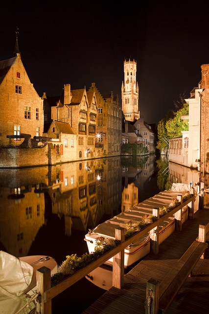 angelicaio81153's tweet image. Dijver Canal Nightlights , Bruges Belgium 
#artistic #photography #architecture