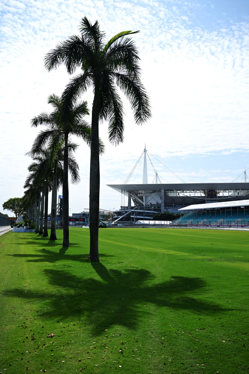 F1's tweet image. Hey Miami! 👋 We have arrived 😎 

#F1 #MiamiGP