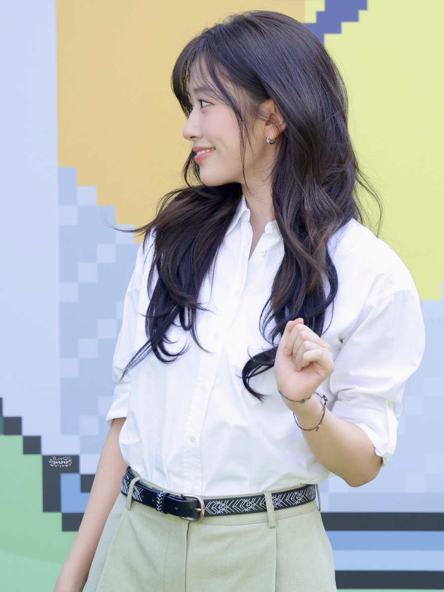 yj_ tweet media