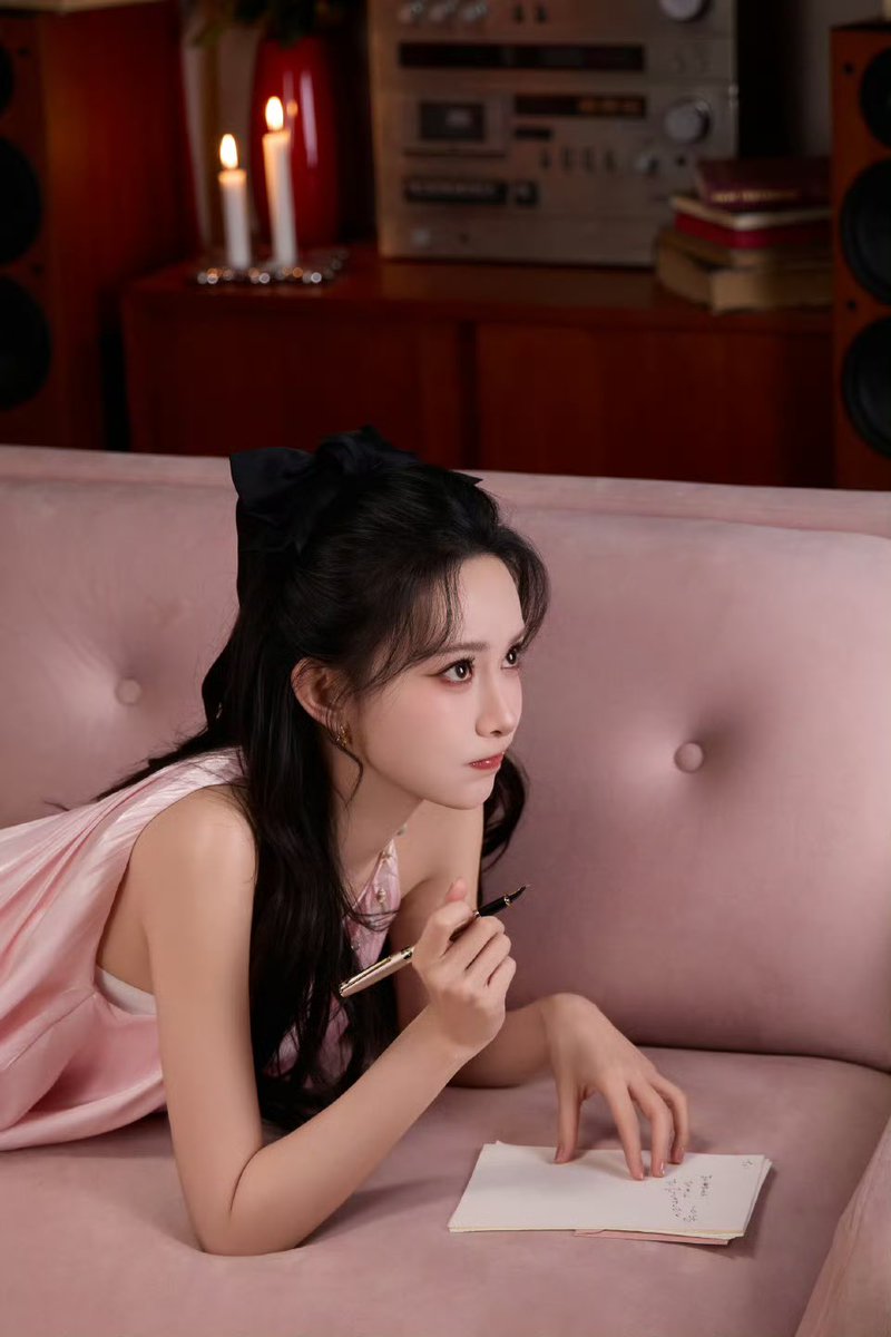 ZOEYMENG_TH's tweet image. 20260429 | #เมิ่งจื่ออี้ Studio update ✨

“💓 #HintOfZiyi ติ๊งต๊อง🔔 ประตูของวัน 520 ถูกเคาะแล้วรีบมารับพัสดุความโรแมนติกจากกันเมิ่งเมิ่ง @เมิ่งจื่ออี้ กันเถอะ 💌”

#MengZiyi #孟子义