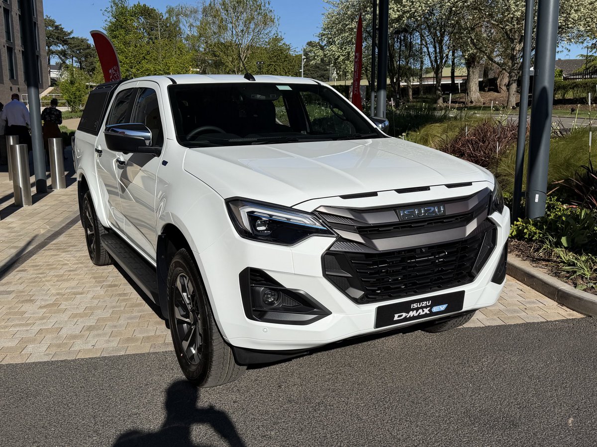 DitchburnTrucks's tweet image. A rare day off site for myself. Attending the Isuzu D-MAX national conference and awards dinner at a great venue, The Belfry Hotel &amp;amp; Resort. The only course to hold the Ryder Cup 4 times! Sun makes the courses look even better. ☀️ Happy Thursday 😎

#4x4 #towing #ev #bik