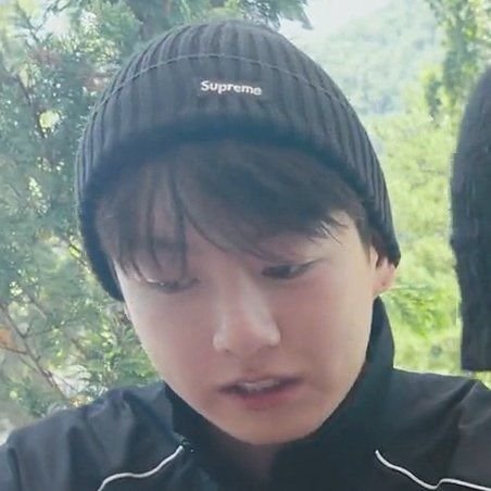 hey jungkook⁷ tweet media
