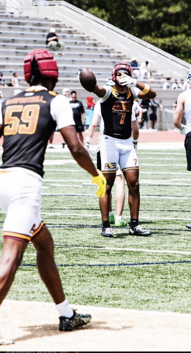 cobejwilliams's tweet photo. Final 7v7 TOURNEY with  AIE!! Touchdowns and first downs!  @GripBoost  gloves!  Use code COBE7 

Qb: @GaryChatman15 
@Coach_Pickett4 @ScoutFball @gwinncorecruits  @CoachBills2131 @CoachRaw_ @PrepRedzoneGA @Bronco_Recruits @NighbertChad @LanceFendley @sixstarfootball @himiam68 https://t.co/DPMy4pcDaC