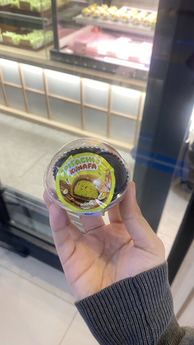 jujur ini gweh bgt, rewarding myself with dubai cuwicuki 😭 hbs itu gitu deh