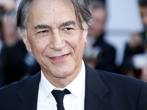 OWinkerfield's tweet image. #CollineBerry is the daughter of the renowned 🇫🇷 actor #RichardBerry. Speaking before the 🇫🇷 #NationalAssembly, she recounted the repeated and relentless rapes and acts of #incest she endured at the hands of her father from age three onward.

Click on CC for English 🇺🇸 subtitles.