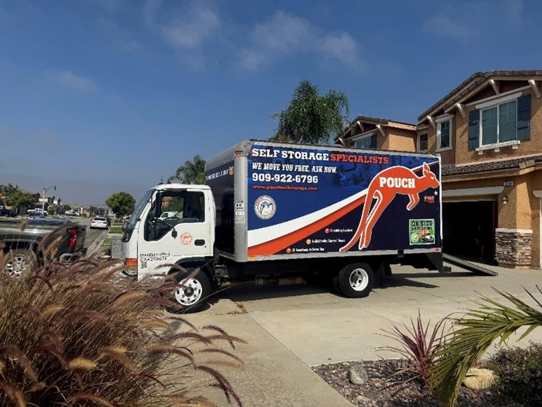 PouchStorage's tweet image. Moving just got easier 🚚 Take advantage of our Move You Free program. Enjoy a free truck service with your new rental including 90 minutes to load and 90 minutes to unload within a 10 to 15 mile radius.👉 pouchselfstorage.com #MovingMadeEasy #FreeTruck #PouchStorage