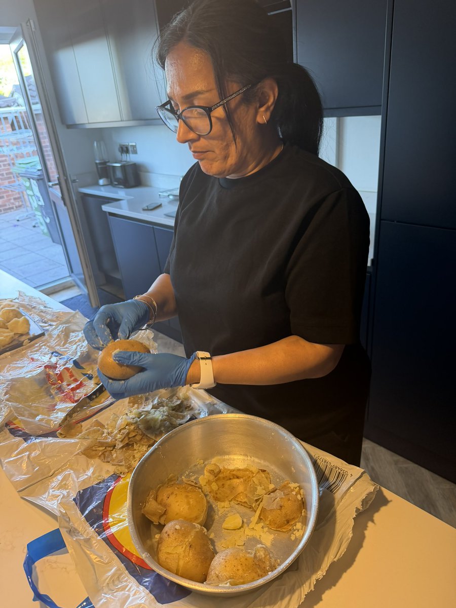 pedalsingh's tweet photo. Okay! That’s enough rest! 
Let’s get some spuds on the go! 
😍😍😍

#SamosaSaturday for @DementiaUK prep underway! 

https://t.co/mRhEEM2re4 https://t.co/pxJ5Ef3x6f