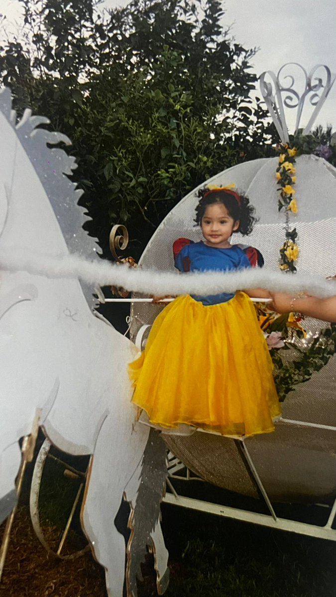 ros_cfca's tweet photo. feliz día a mi niña hermosa 🤍 https://t.co/MbKTu3LsxV